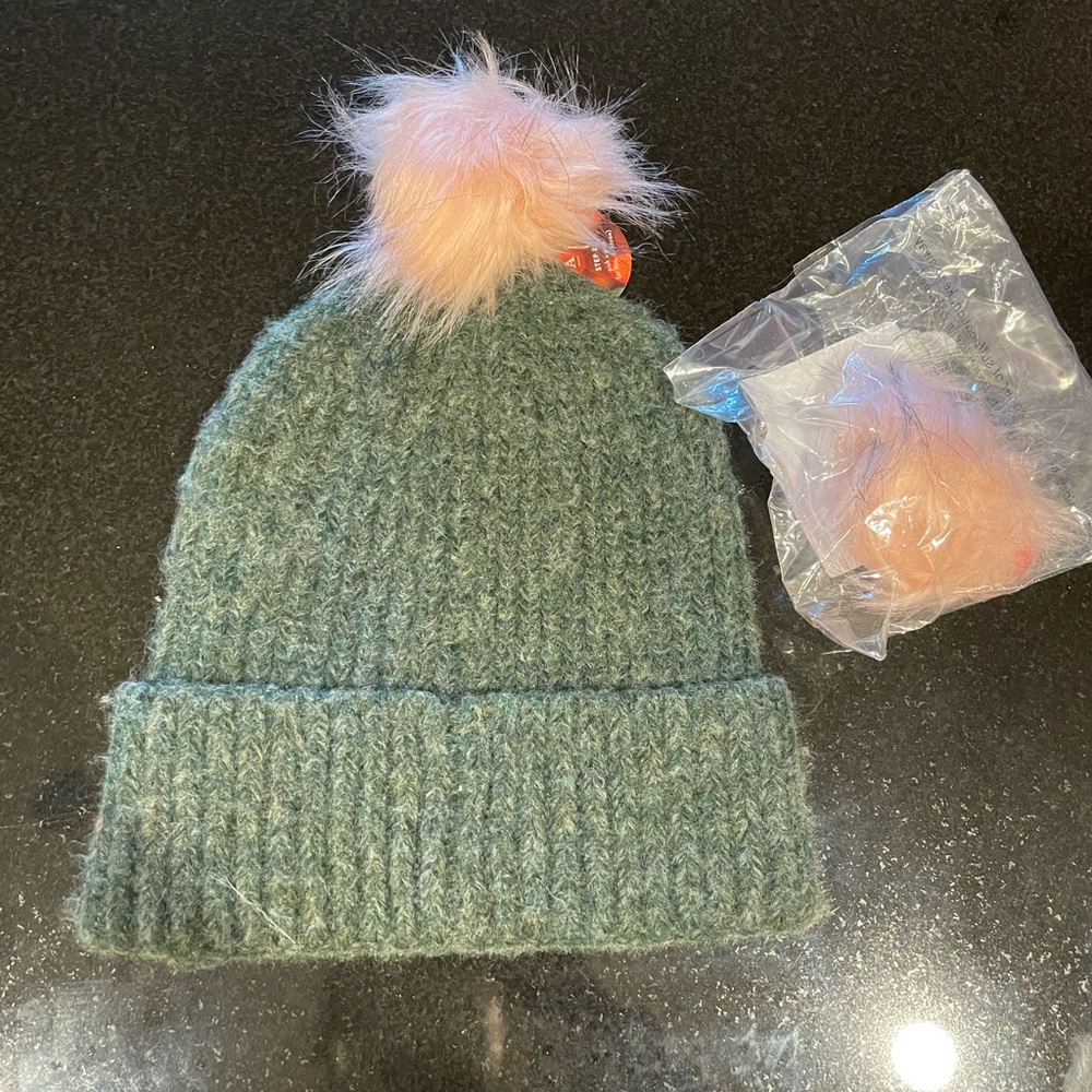 Anthropologie Pom - Soft Rose with little gray tips from 2021 collection